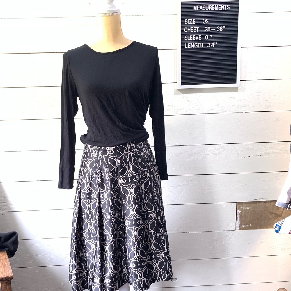Black & cream/light tan geometric shape skirt flowy A-line size 8 - Picture 5 of 5